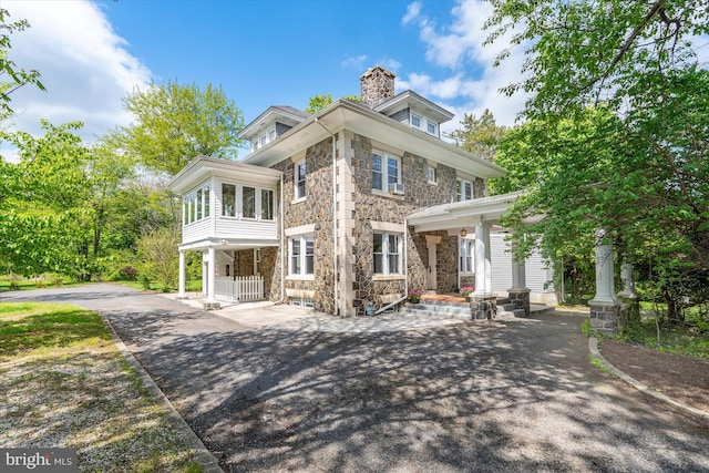 view of front of property