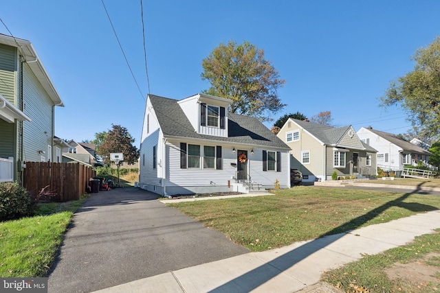 view of front facade with a front yard