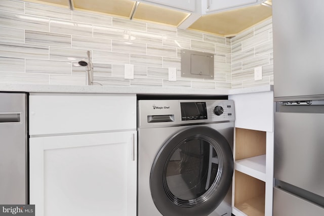 laundry area featuring washer / clothes dryer