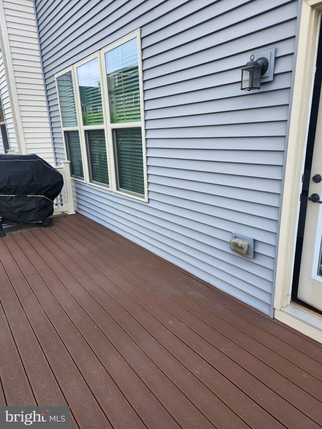 deck with grilling area