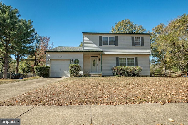 view of front property featuring a garage