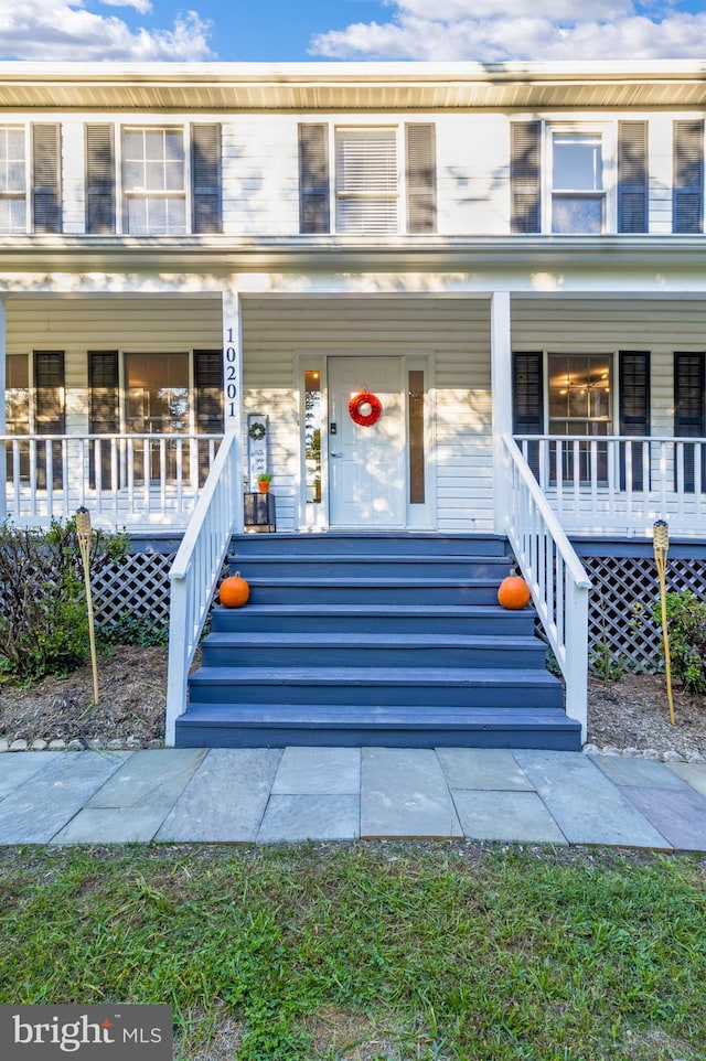 view of front facade with a porch