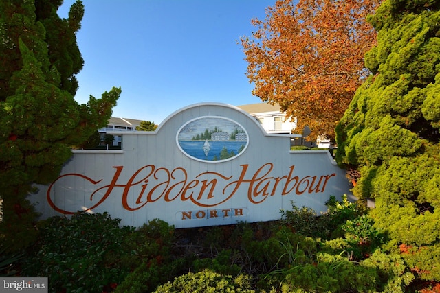 view of community / neighborhood sign