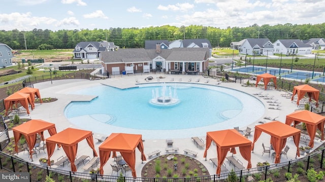 view of swimming pool