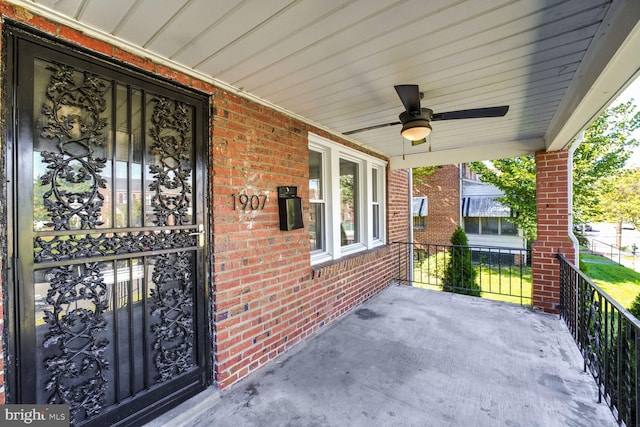 view of patio with ceiling fan and covered porch