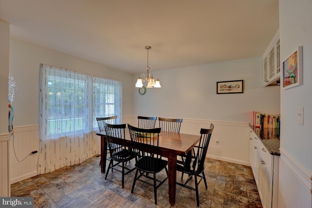 dining room with an inviting chandelier