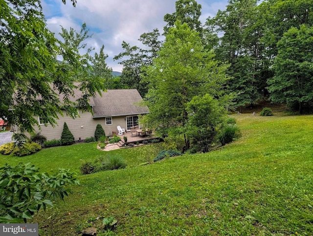 48 W 3rd St, Everett, PA 15537 - view of grassy yard featuring a patio area