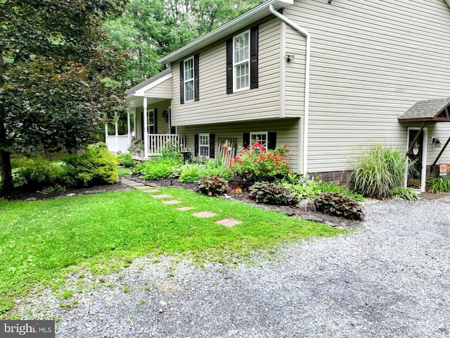48 W 3rd St, Everett, PA 15537 - view of front facade featuring a porch and a front yard