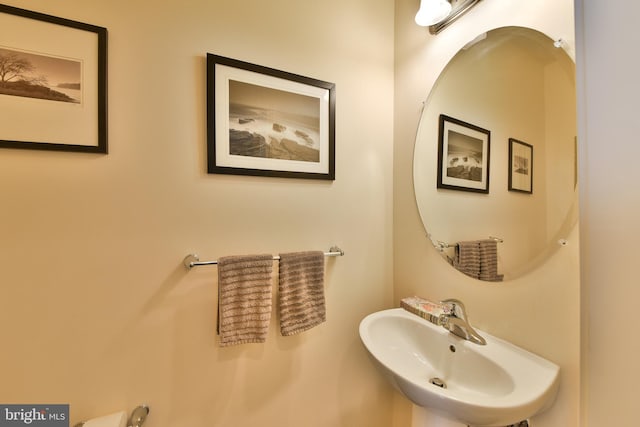 bathroom with sink