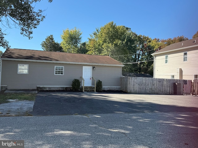 view of front of property