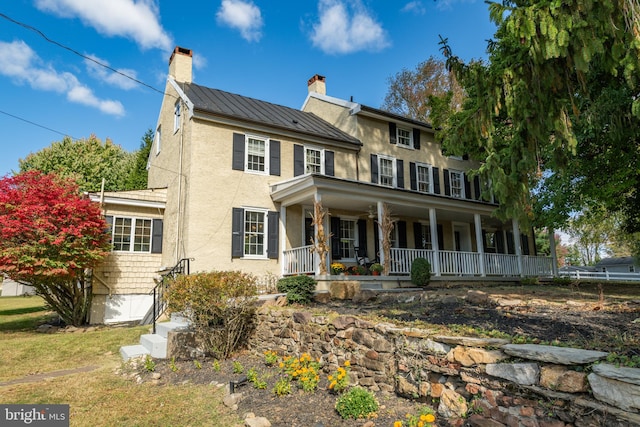 view of front of house featuring a porch