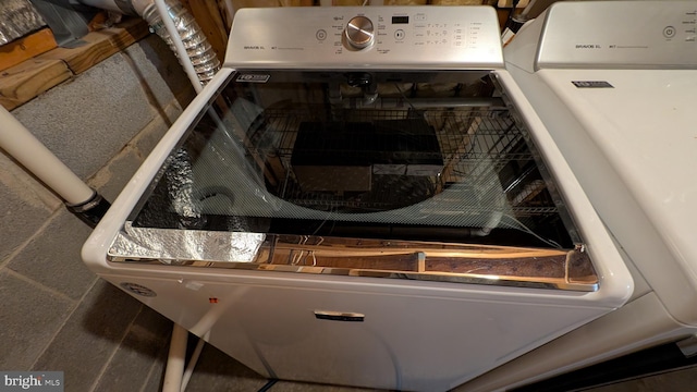 interior details featuring washer / dryer