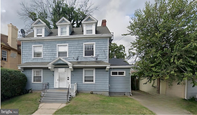 view of front of house featuring a front yard