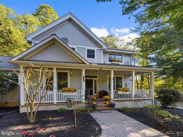 view of front of home featuring a porch