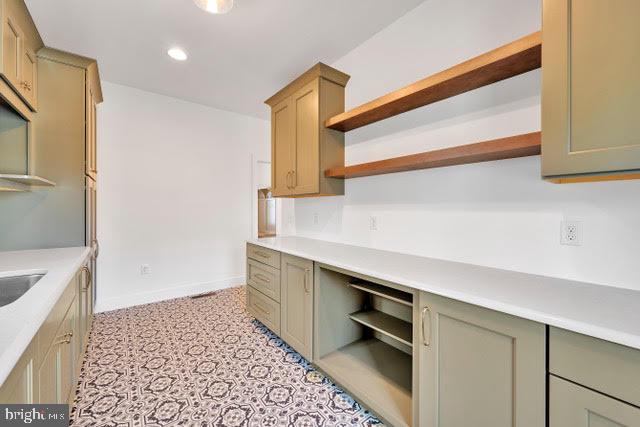 kitchen featuring sink