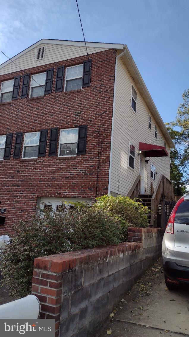 view of home's exterior