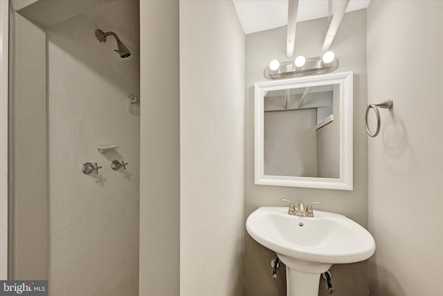 bathroom featuring sink