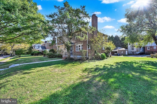 view of front of house featuring a front yard