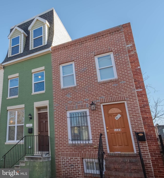 1121 Ward St, Baltimore, MD 21230 - view of front facade featuring brick siding
