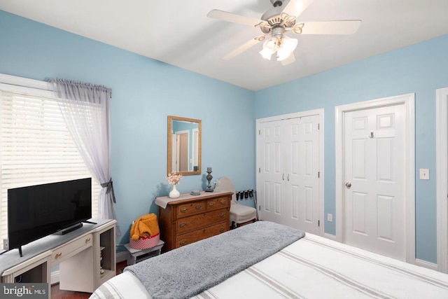 bedroom featuring a closet and ceiling fan