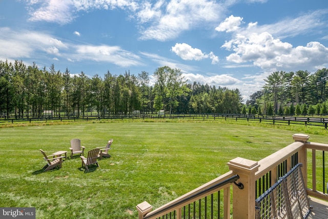 view of yard featuring a rural view