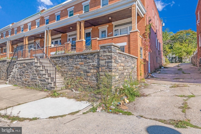 view of front of house featuring a porch