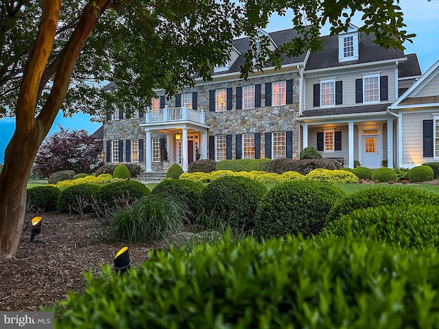 view of colonial inspired home