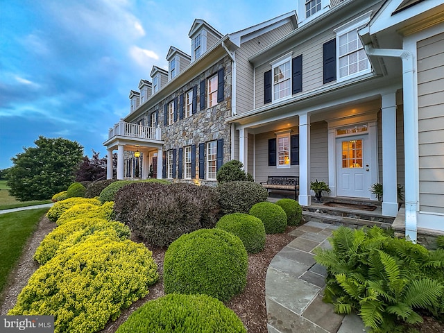 view of front of property