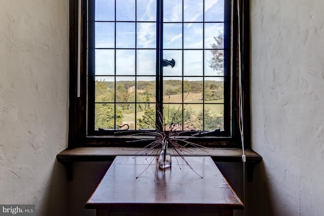 1601 Brintons Bridge Rd, Chadds Ford, PA 19317 - interior details featuring a textured wall