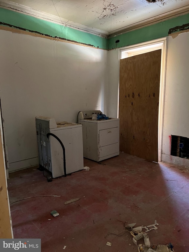 laundry room featuring washer / dryer