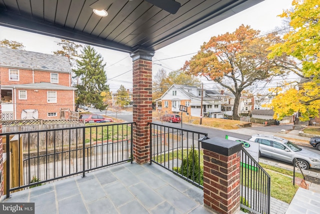 balcony featuring covered porch