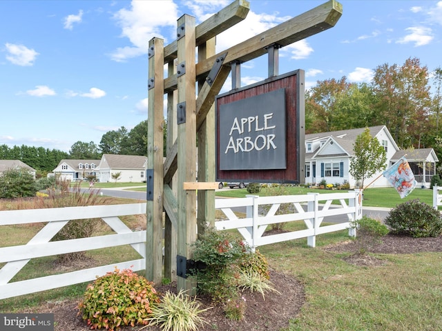 view of community / neighborhood sign