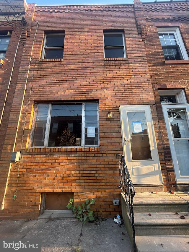 3067 Chatham St, Philadelphia, PA 19134 - multi unit property with brick siding and entry steps