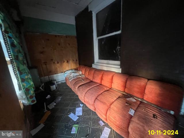 5426 Trinity St, Philadelphia, PA 19143 - view of sitting room