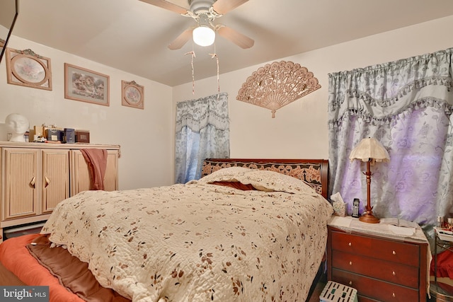 bedroom featuring ceiling fan