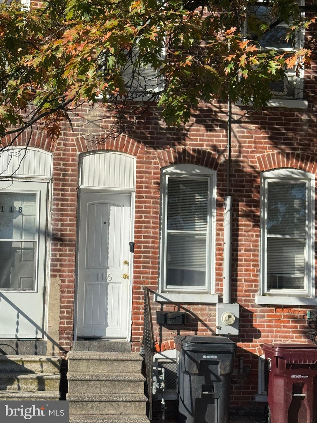 116 Lower Oak St, Wilmington, DE 19805 - entrance to property with brick siding