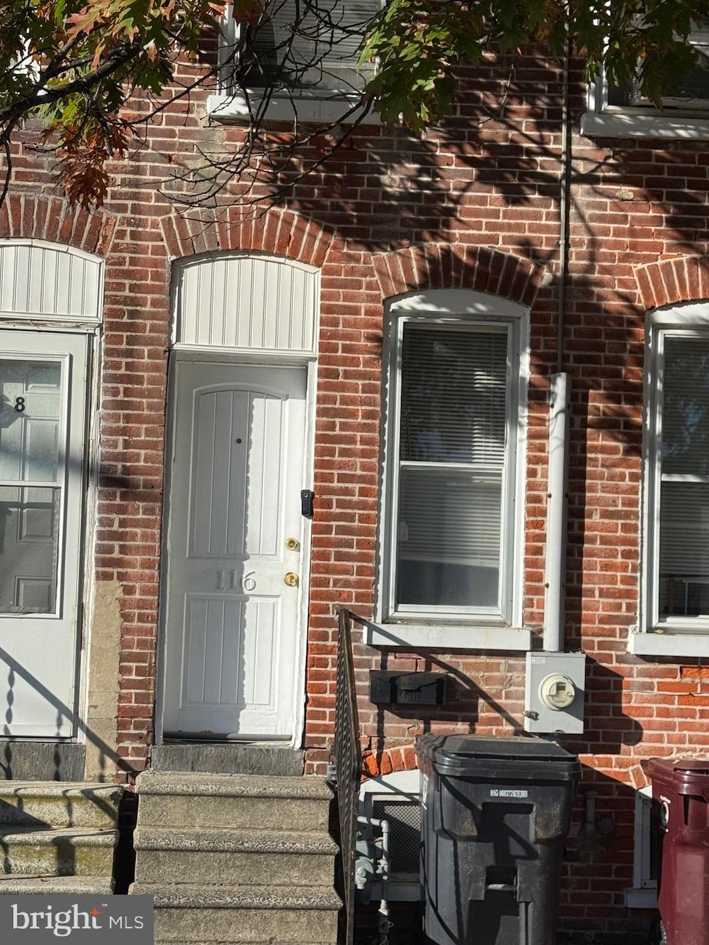 116 Lower Oak St, Wilmington, DE 19805 - entrance to property with brick siding