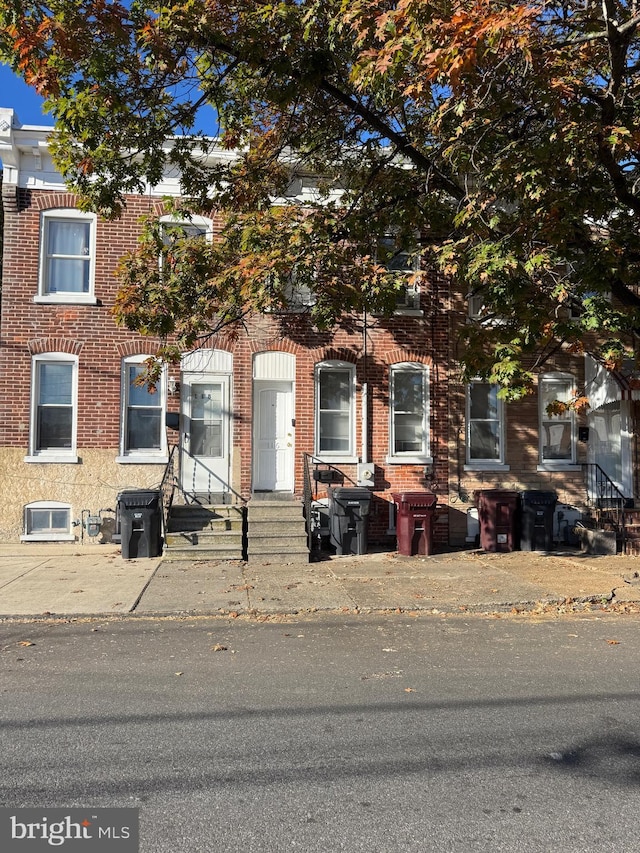 116 Lower Oak St, Wilmington, DE 19805 - view of property featuring brick siding and entry steps