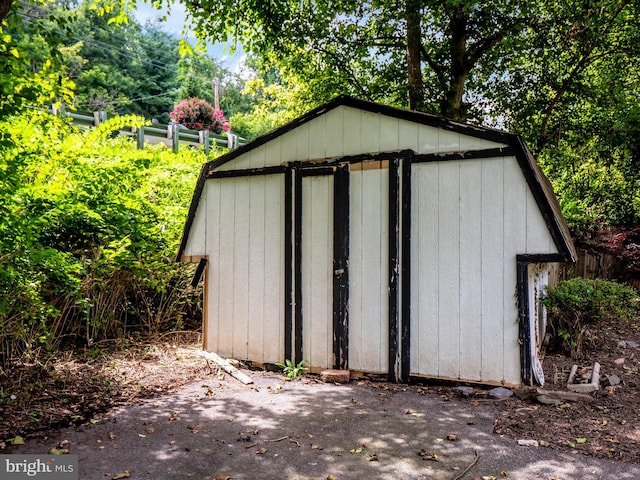 view of outbuilding