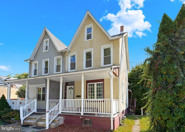 view of front of property featuring a porch