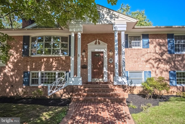 view of front of house