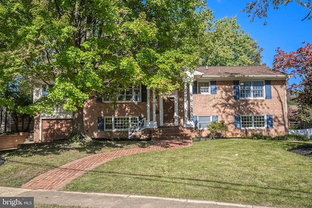 view of front of property with a front lawn