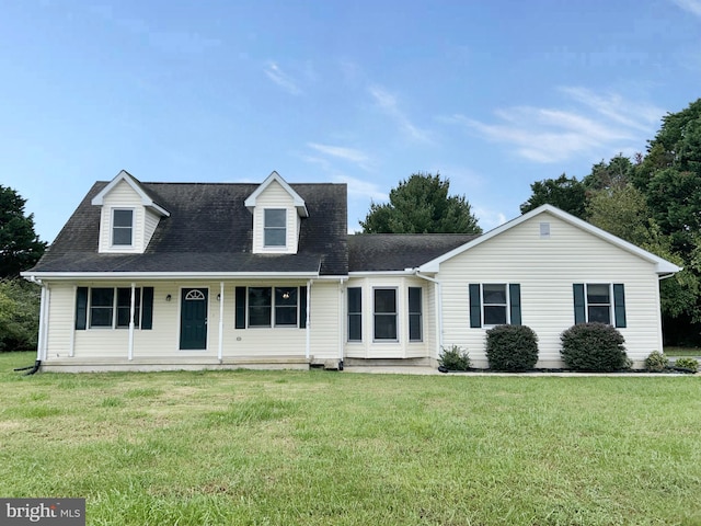 view of front of house with a front lawn