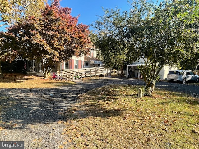 view of front of house featuring a front yard