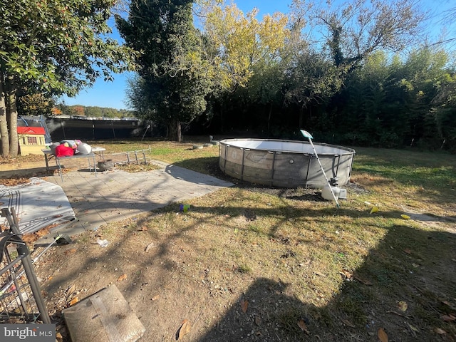 view of yard featuring a patio area