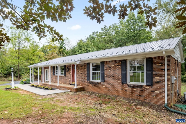 view of front of house with covered porch