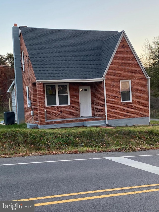 view of front of home featuring central AC