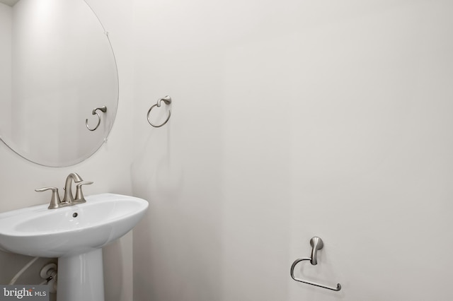 bathroom with sink