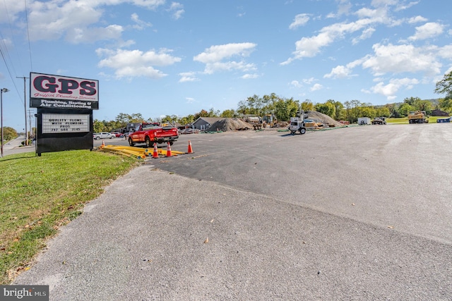 6431 York Rd, New Oxford, PA 17350