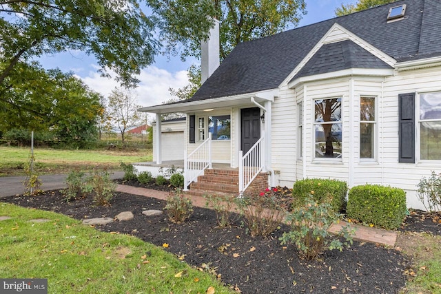 view of front facade with a garage